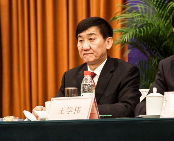 黎東幕墻王學(xué)偉助理主持大會