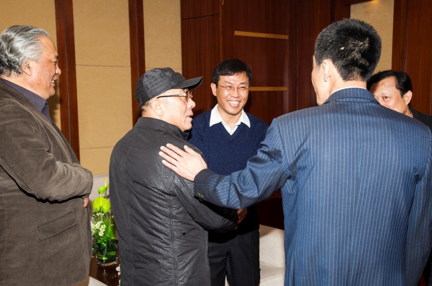 公司領(lǐng)導(dǎo)與國家省，市協(xié)會領(lǐng)導(dǎo)在一起